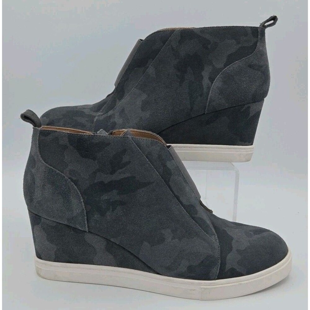 L. Paolo Felicia Womens Size 10M Wedge Sneaker Blue Gray Camo Sued Side Zip EUC